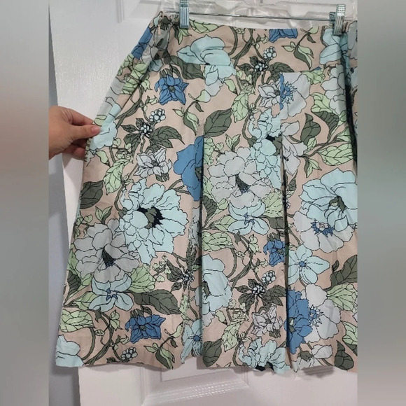 Talbots Woman Multicolored Floral A-Line Skirt in Size 16W (Wide) - Picture 8 of 11